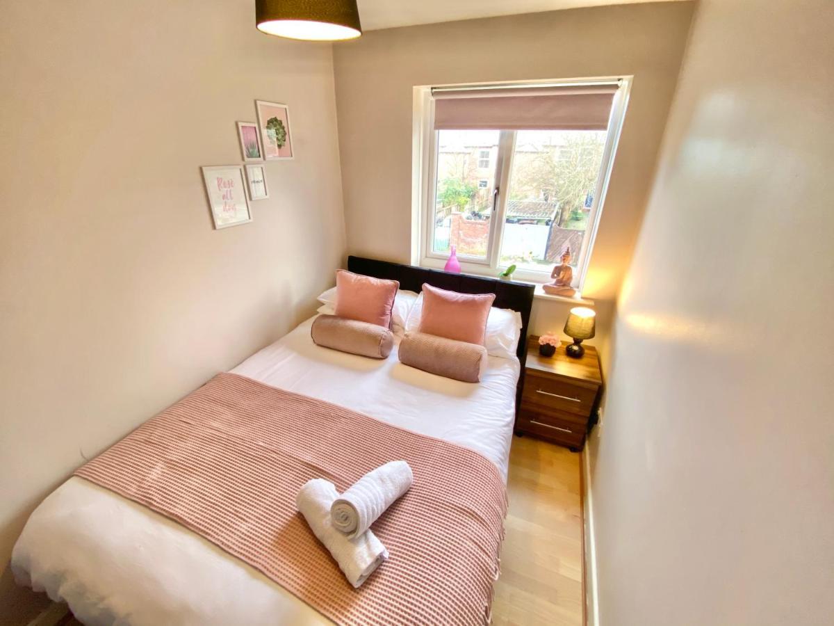Apartment Convenient Centre 3bd With Free Parking